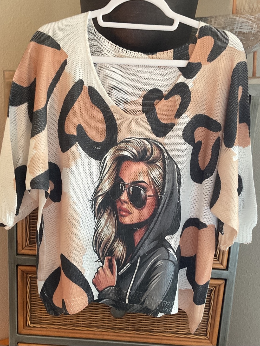 Graphic Leopard-Print V-Neck Sweater with Hooded Portrait - Beige/Black